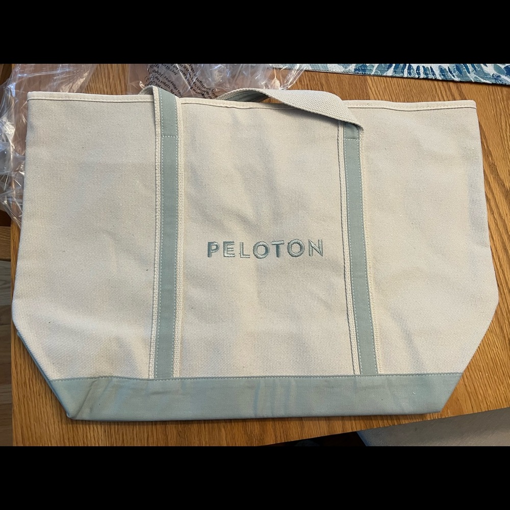 NWT - Peloton boat tote